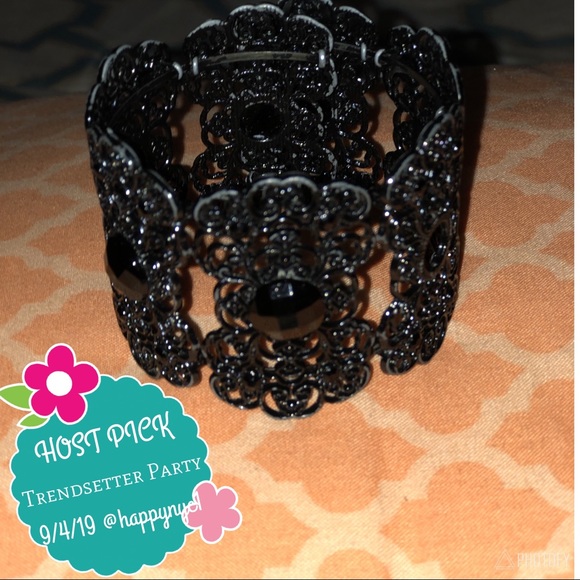 Jewelry - Black metal bracelet